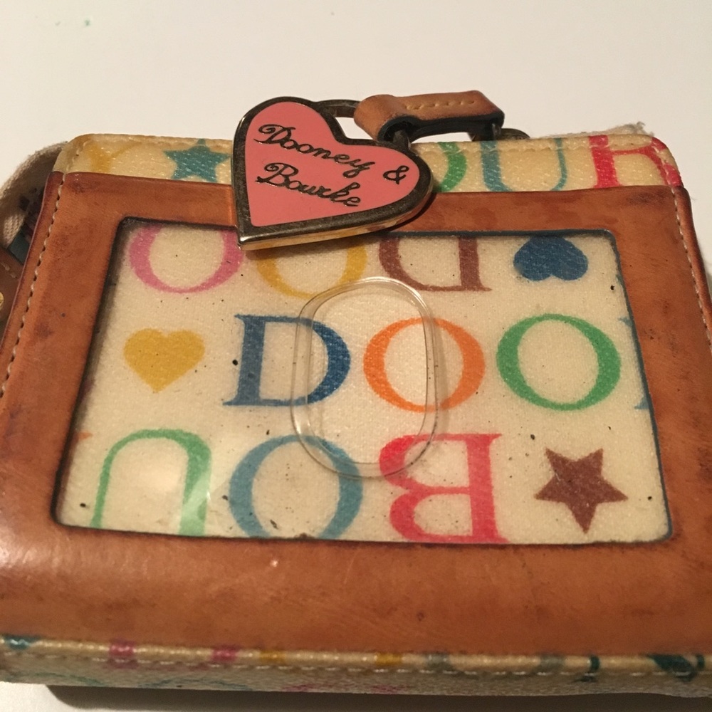 Dooney change wallet